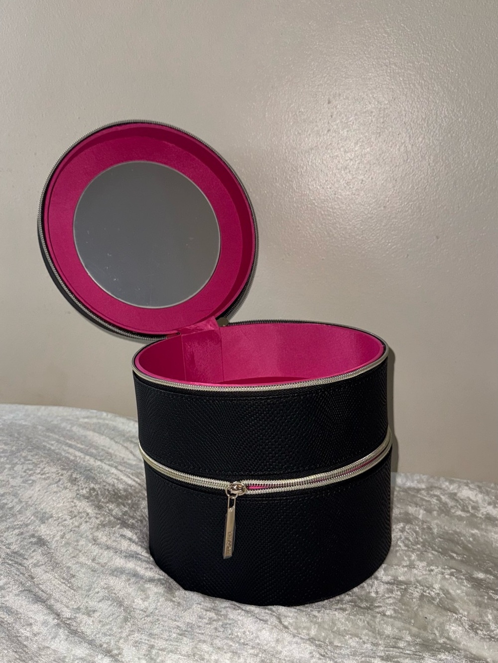 Lancome Black Round Accessory Case with Bright Pink Interior